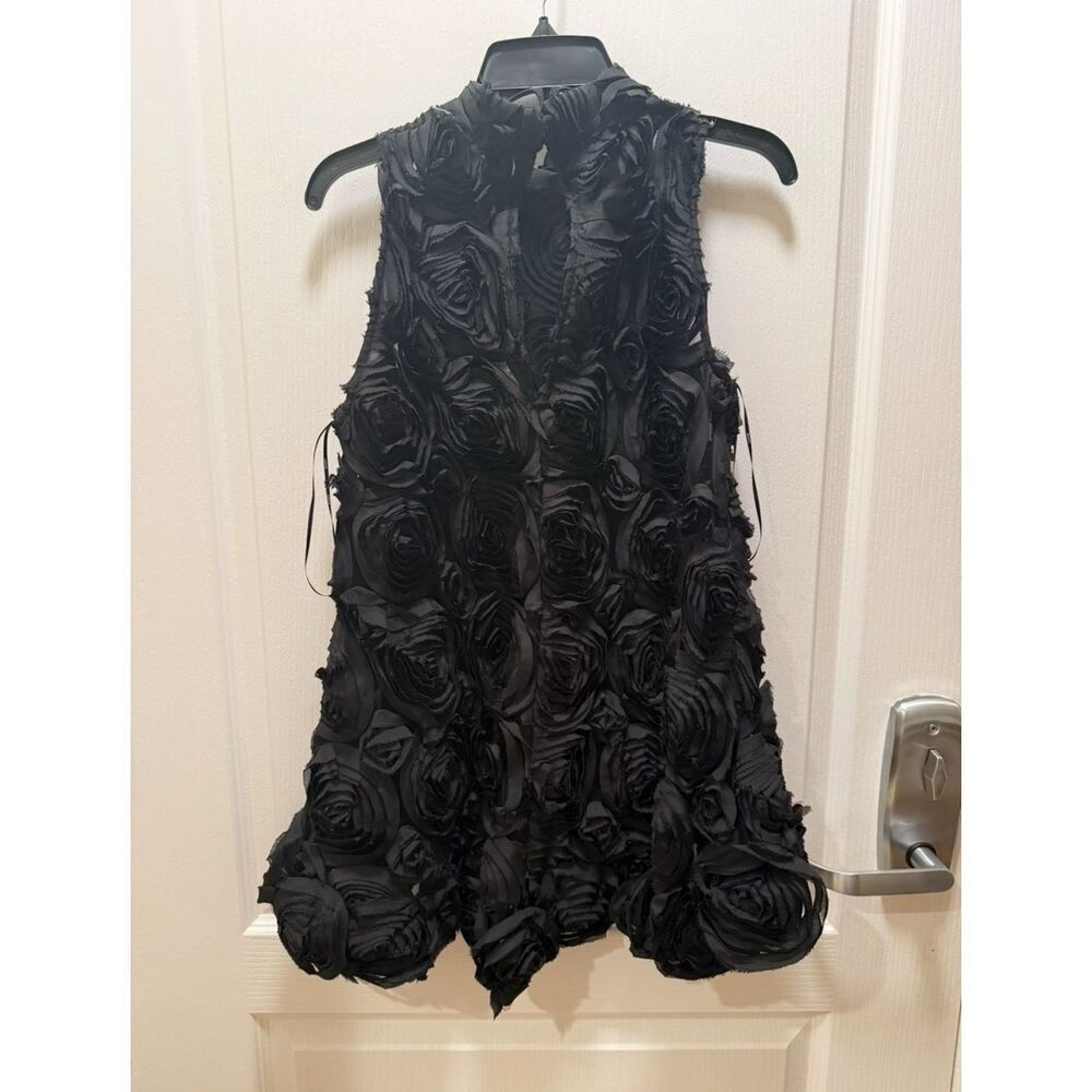Elliatt Selena Top in Black can be worn as Dress as well . Cocktail - Picture 2 of 2